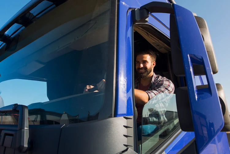 Tips para quienes conducen camión: seguridad y mantenimiento